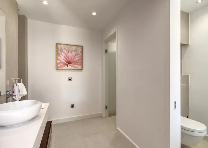 Vilă Elea, New Deluxe Golf At Aphrodite Hills - 6 Bedrooms, 7 Bathrooms